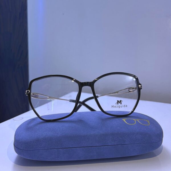 18 Mezguida – Eyeglasses